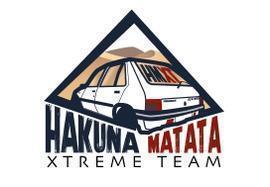 Repartir material solidario por el desierto.